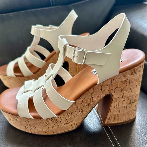 Steve Madden White Strappy Platform Heels - Picture 2 of 5